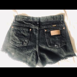 Vintage Wrangler cutoffs size-JR 16